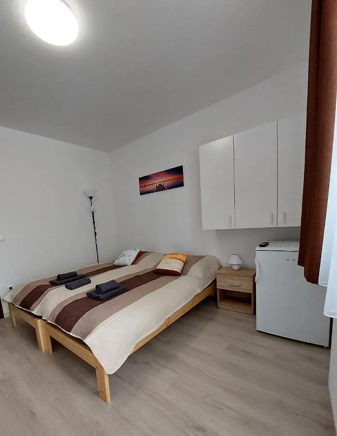 Arsenal House Budapest 0*,  Hungary